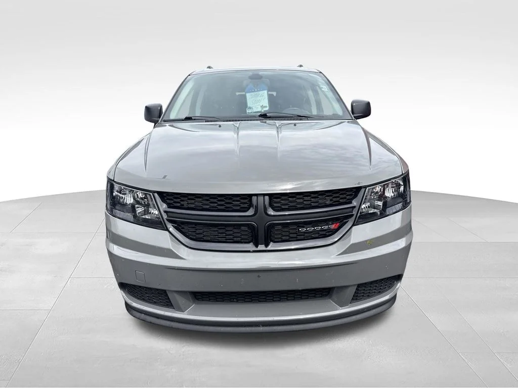 Used 2020 Gray Dodge SE image 6