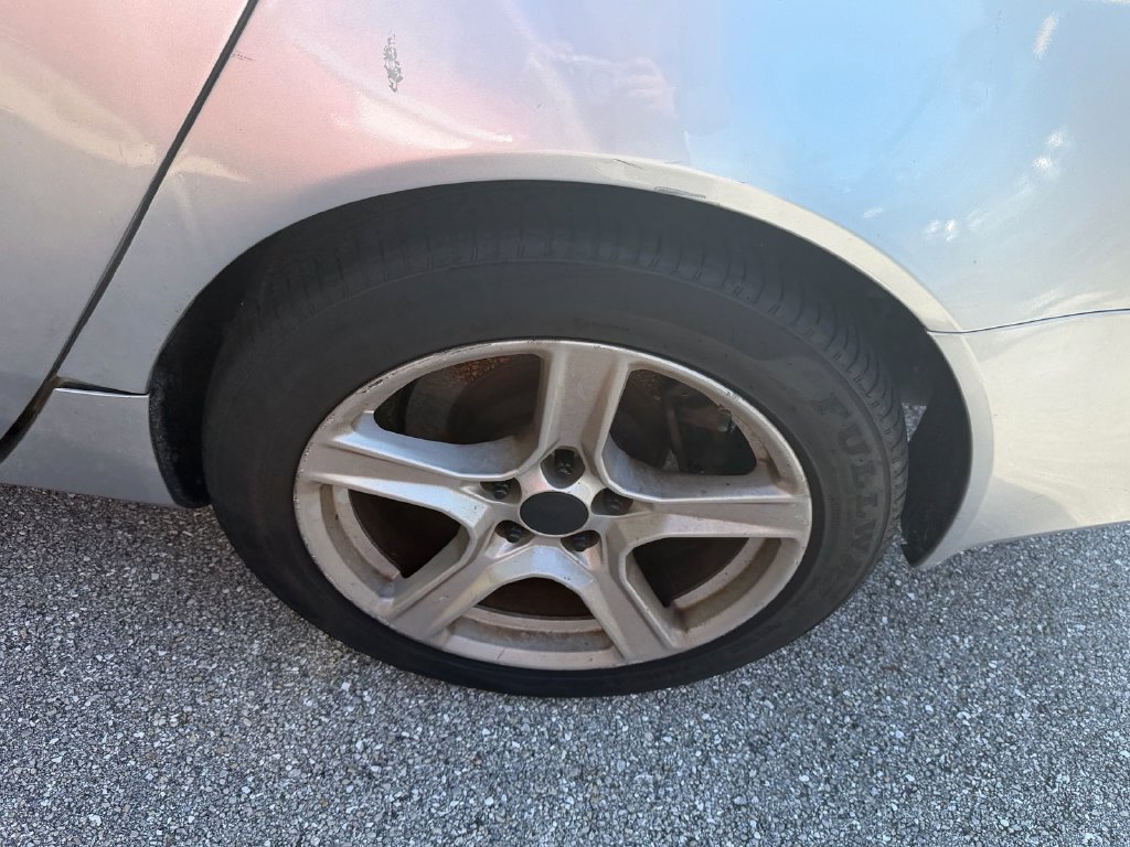 Used 2012 Silver Acura SH-AWD image 8