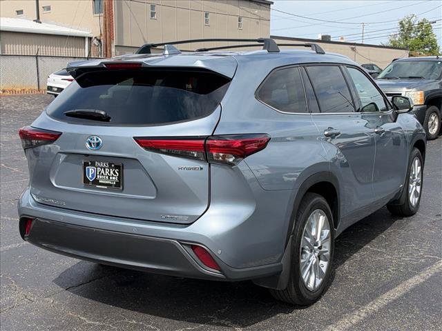 Used 2023  Toyota Limited image 13
