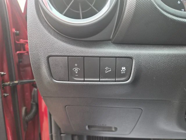 Used 2022 Red Hyundai SE image 16