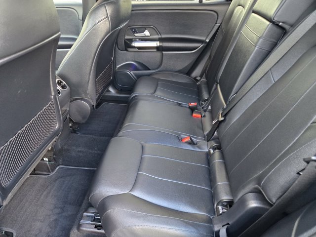 Used 2022 Black Mercedes-Benz GLB 250 image 12