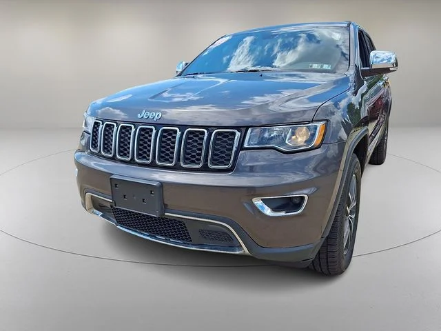 Used 2018 Gray Jeep Limited image 4