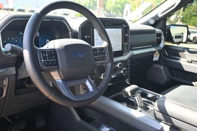 2025 Ford F-150 Lariat - Photo 13