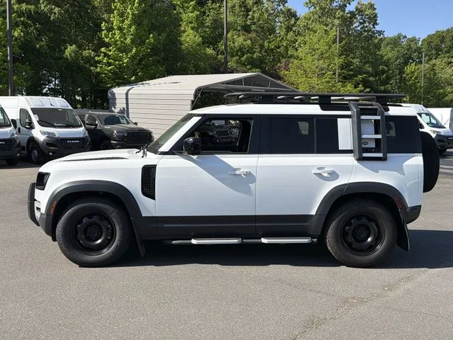 Used 2023 White Land Rover S image 10