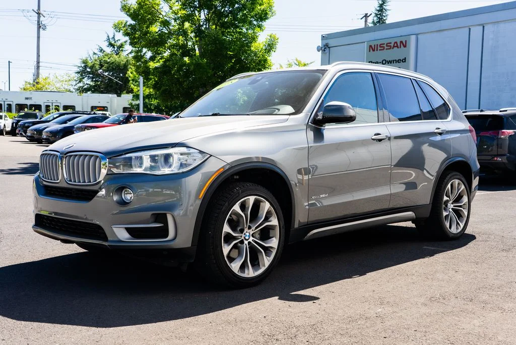 Used 2018 Gray BMW xDrive35d image 3