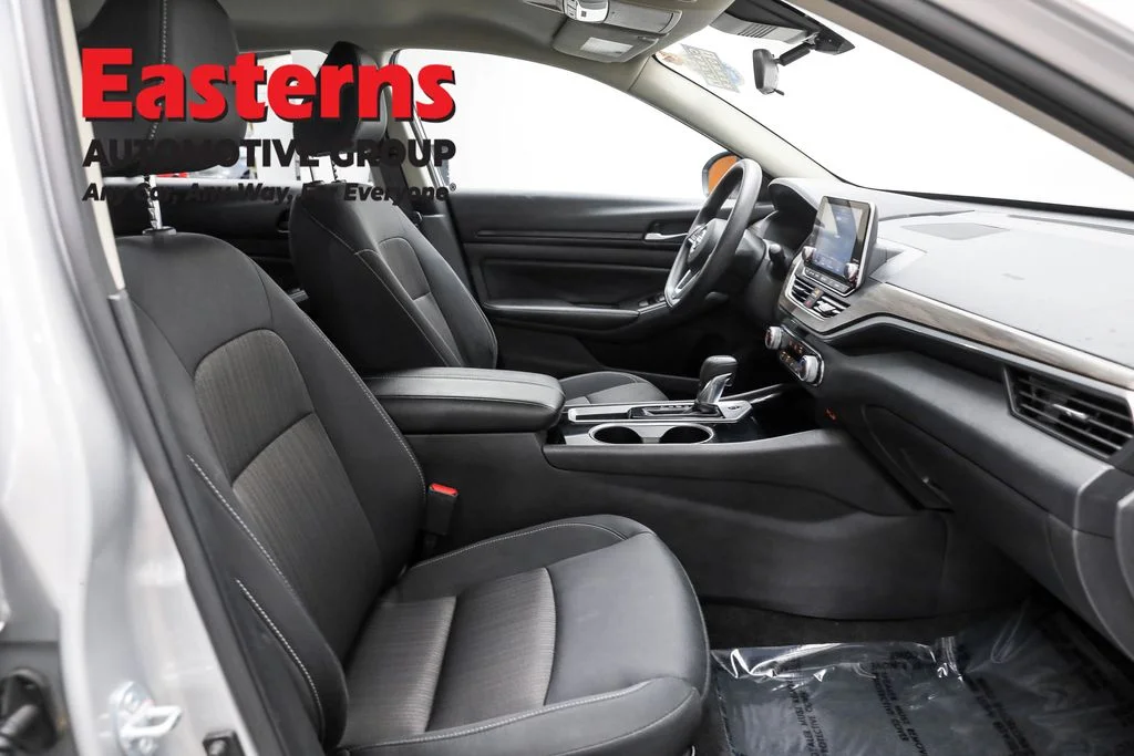 Used 2024 Silver Nissan 2.5 SV image 23