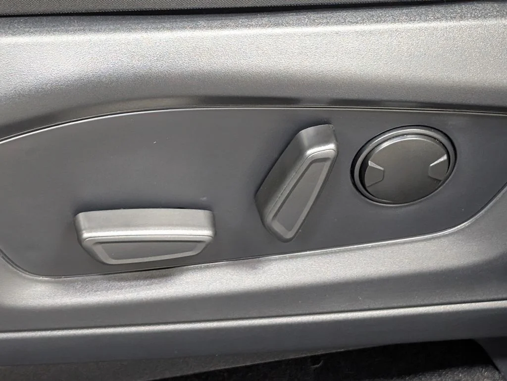 New 2026 Space White Metallic Ford Active image 11