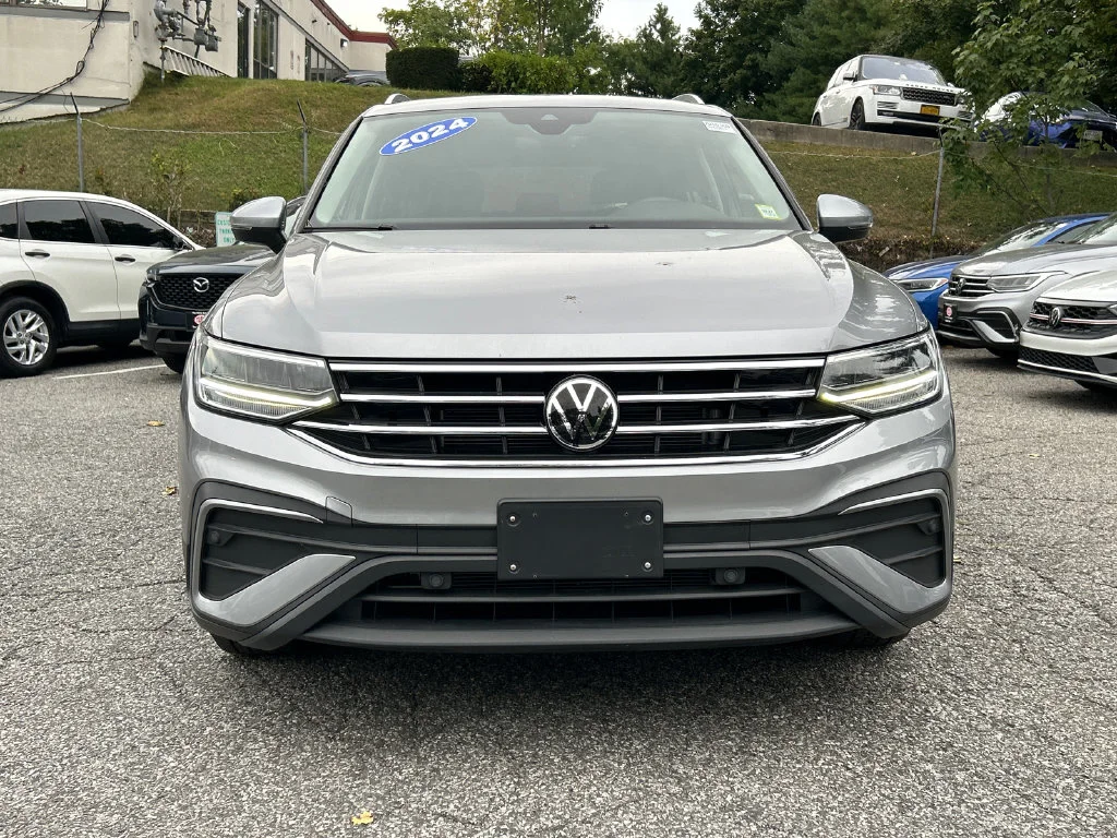 Used 2024 Silver Volkswagen 2.0T SE image 6
