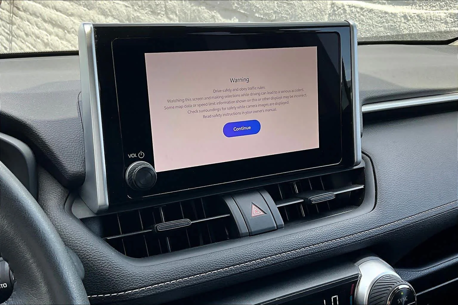 2023 Toyota RAV4 XLE - Photo 6