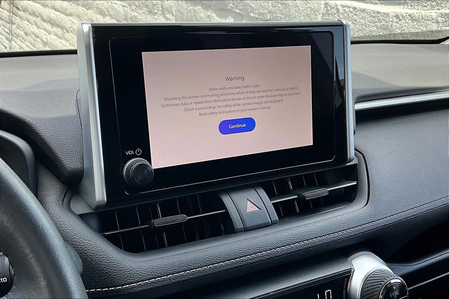 2023 Toyota RAV4 XLE - Photo 6