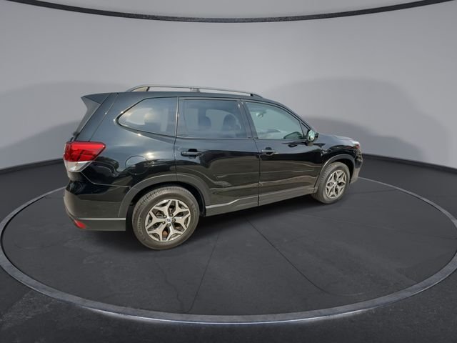 Used 2021 Black Subaru Premium image 8