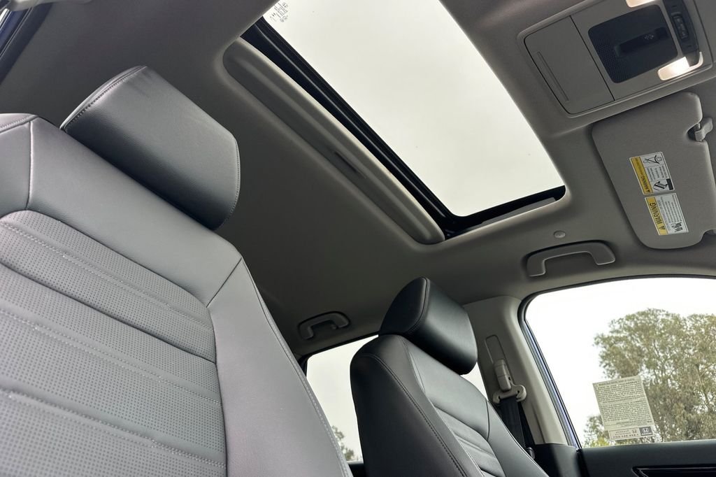 Used 2024 sparkle silver metallic Honda EX-L image 19