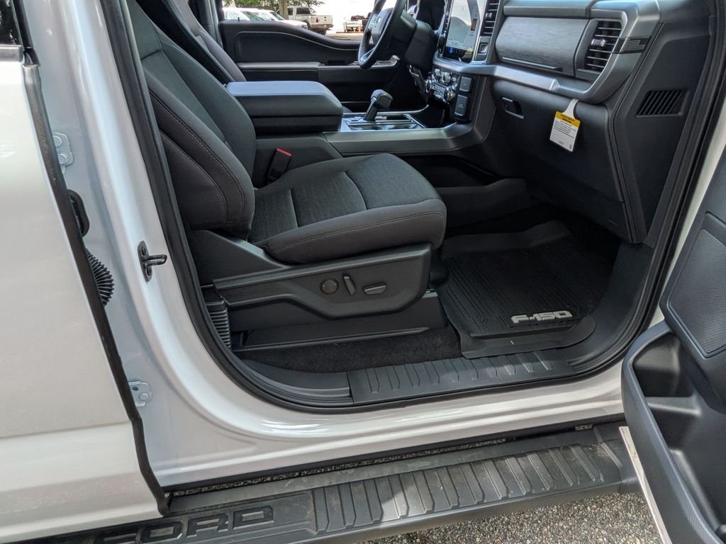 New 2026 Oxford White Ford XLT image 31