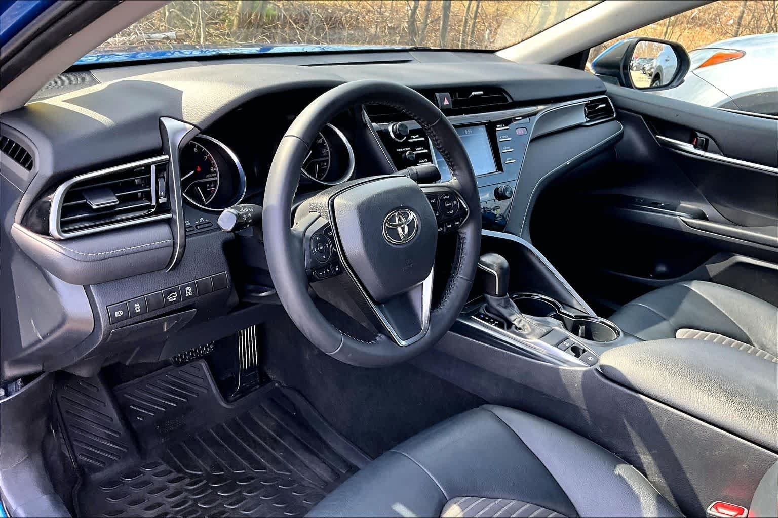 Used 2020 Blue Streak Metallic Toyota SE image 16