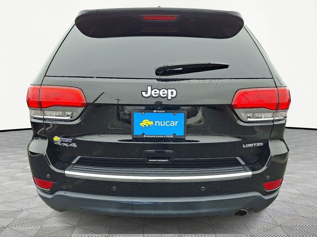Used 2017 Diamond Black Crystal Pearlcoat Jeep Limited image 6