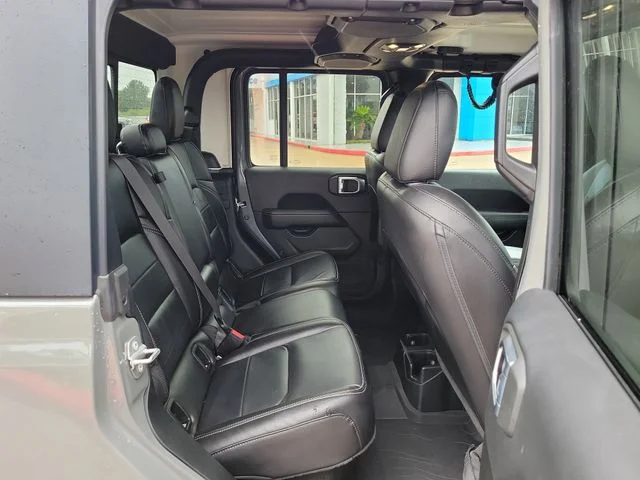 Used 2022 Gray Jeep Overland image 15