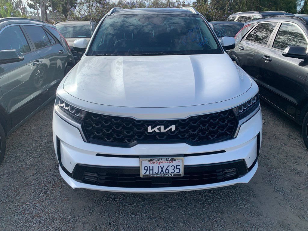 Used 2023 White Kia EX image 3
