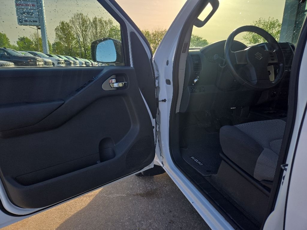 Used 2012  Suzuki Sport image 33