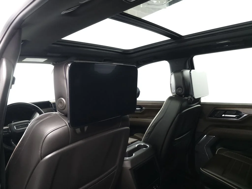 Used 2025 White Frost GMC Denali Ultimate image 25