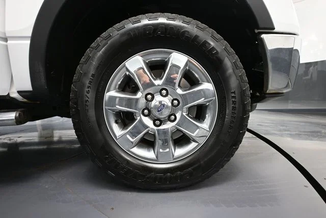 Used 2013 White Ford XLT image 11