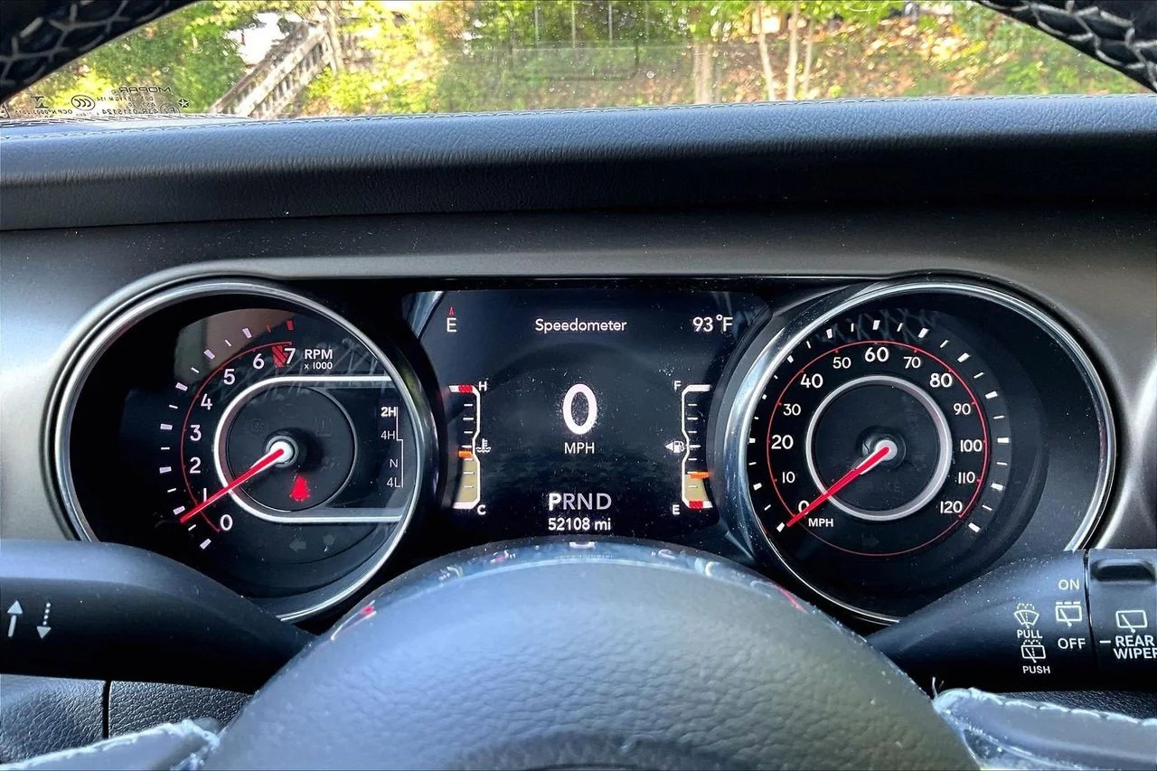 Used 2021 White Jeep Rubicon image 10