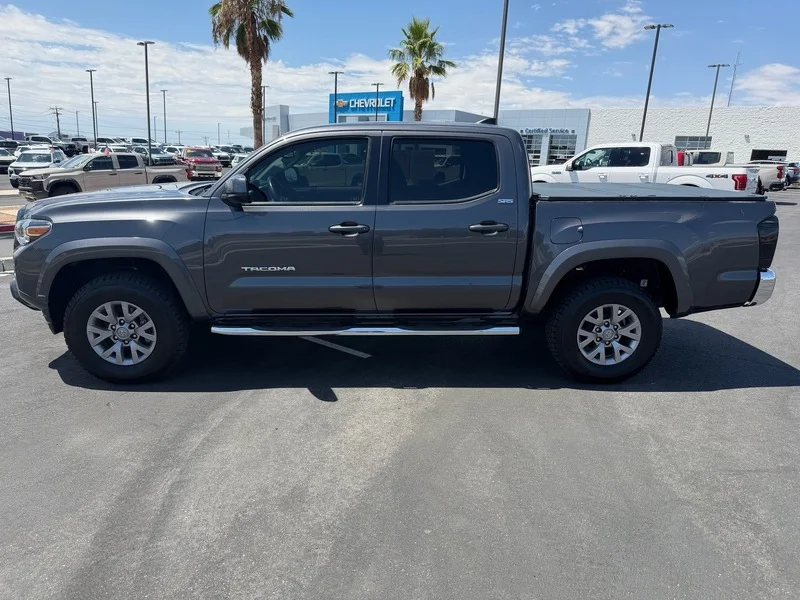 Used 2018 Magnetic Gray Met Toyota SR5 image 6