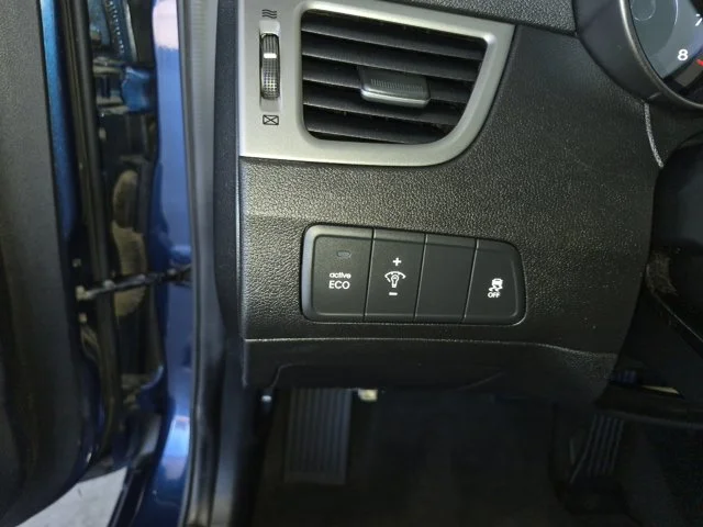 Used 2016 Blue Hyundai Value Edition image 15