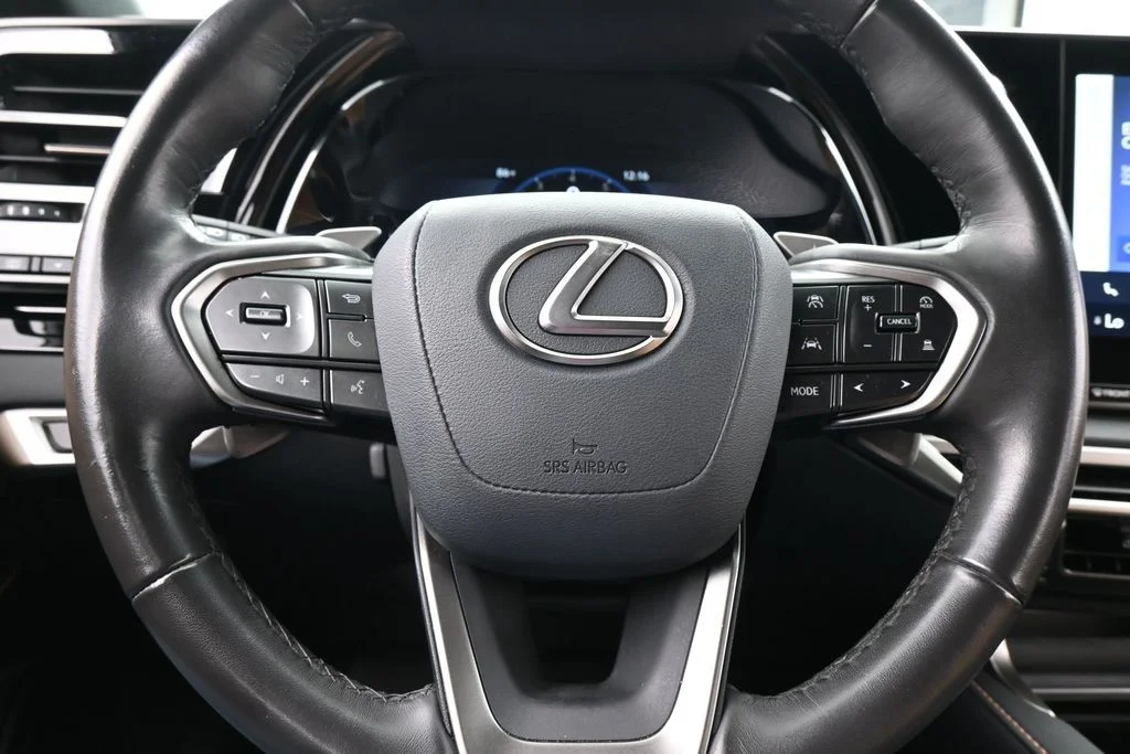 Used 2025 White Pearl Lexus 350 image 23