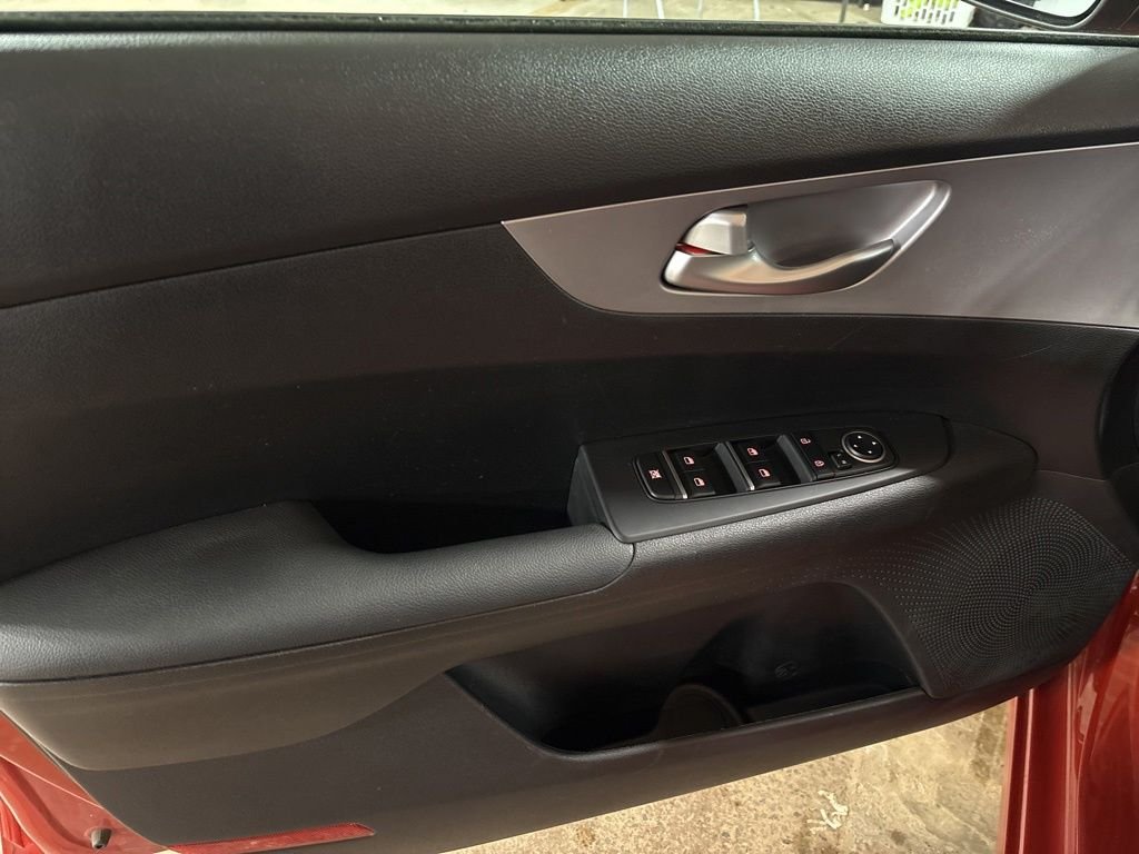 Used 2024 Red Kia LXS image 17