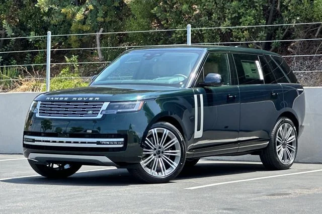 New 2026 British Racing Green Land Rover Autobiography image 1