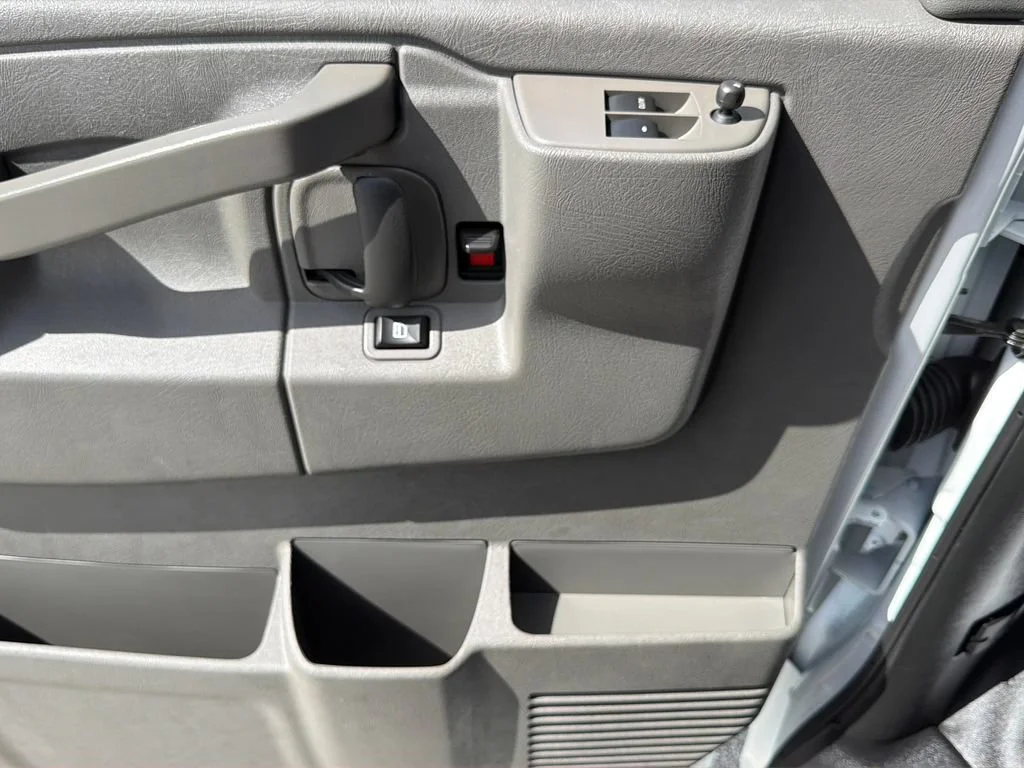 2025 Chevrolet Express Cargo Work Van - Photo 38