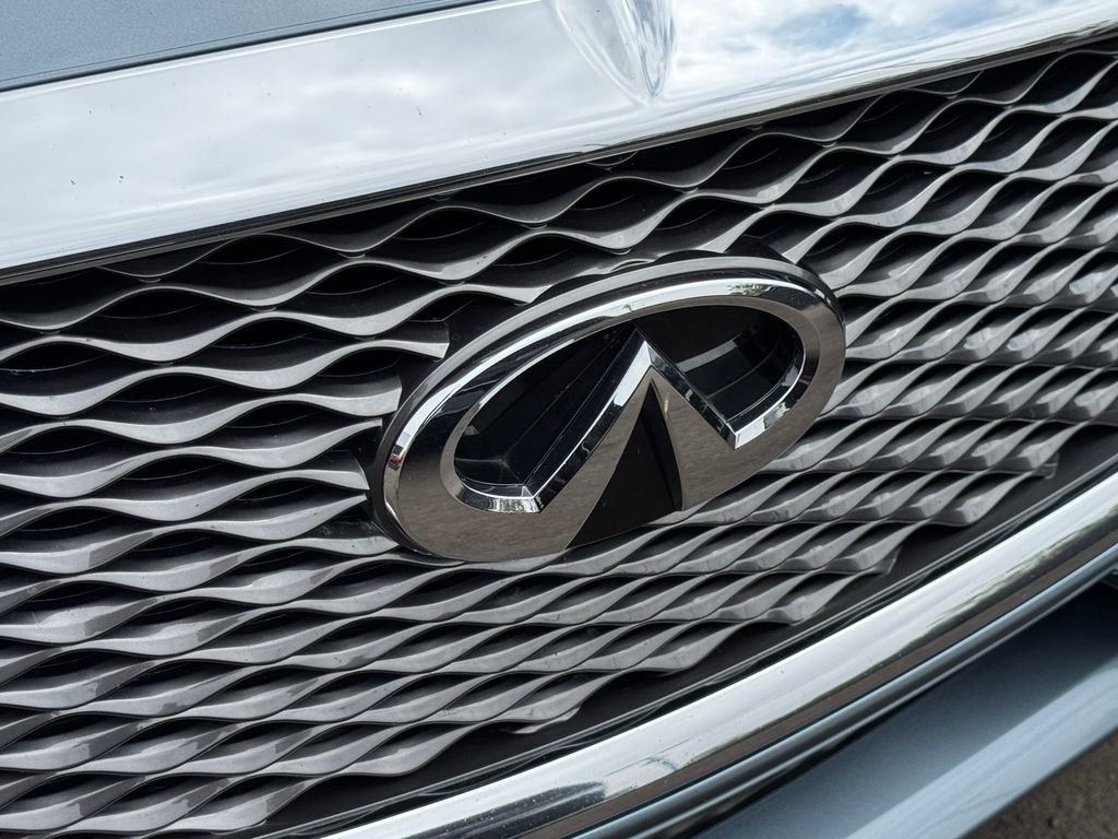 Used 2017 Blue INFINITI Red Sport 400 image 3