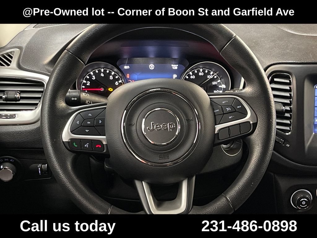Used 2018  Jeep Sport image 20