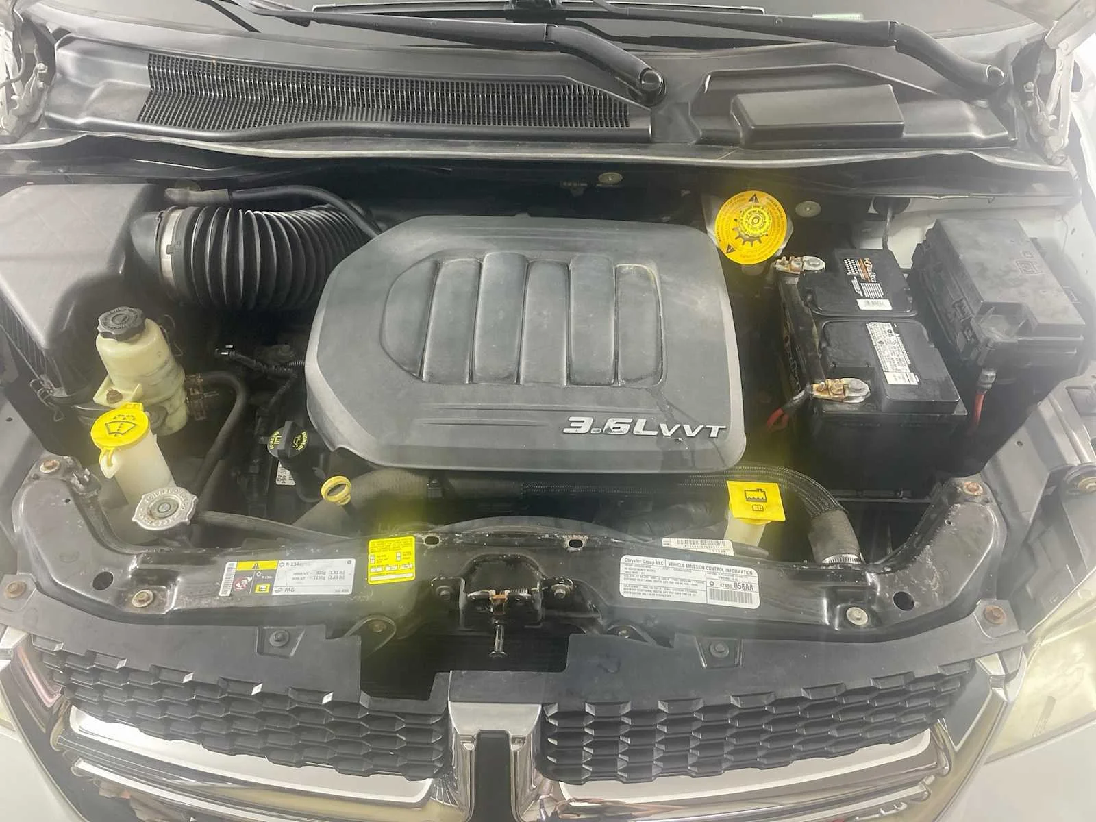Used 2014 Bright White Clearcoat Dodge SXT image 25