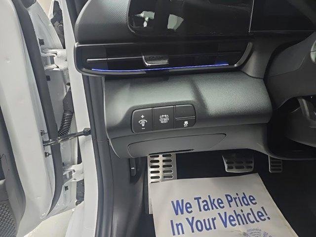 New 2026 White Hyundai SEL Sport image 11