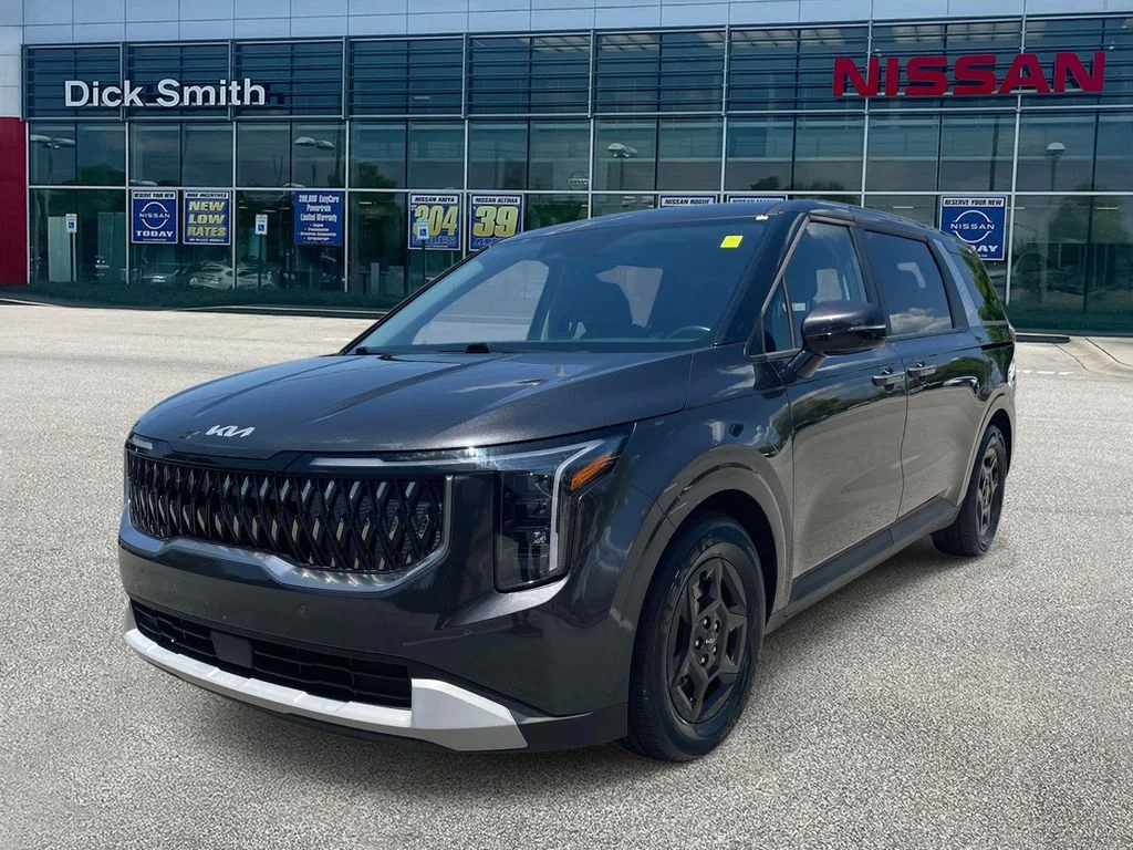 Used 2025 Gray Kia LXS image 3