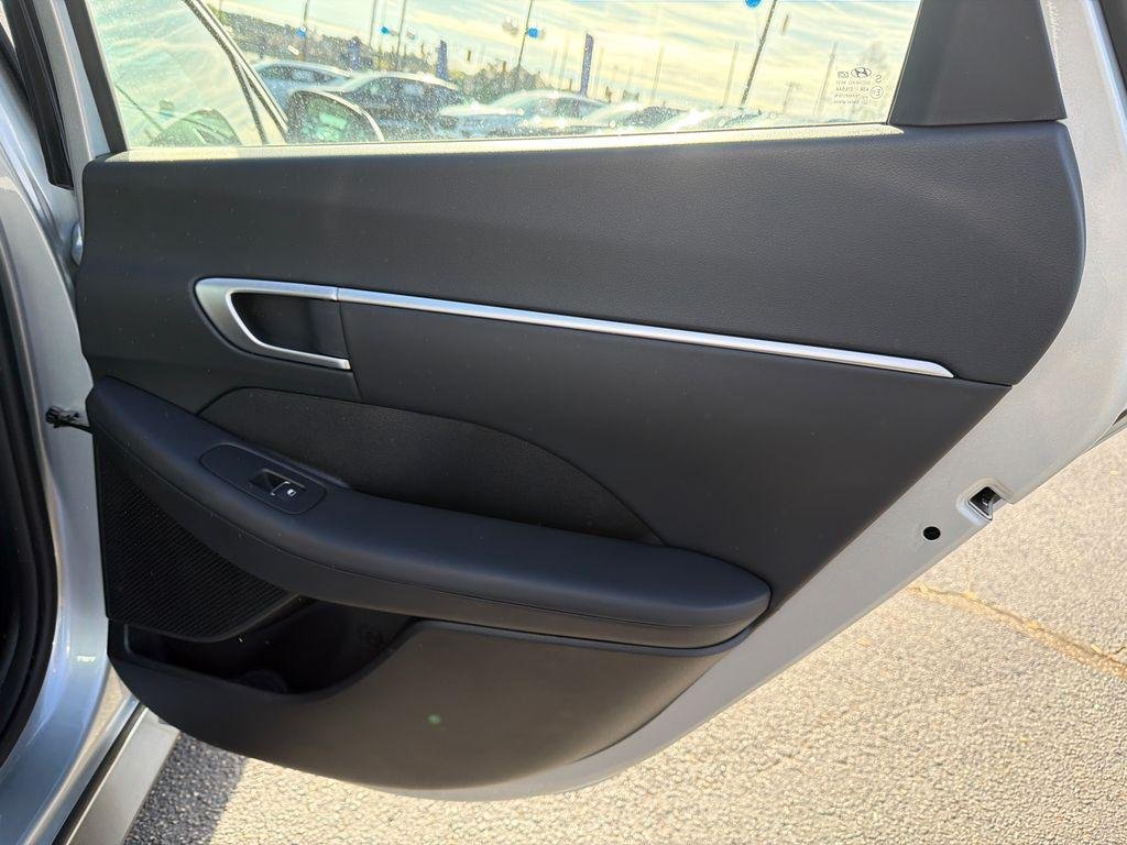 New 2026 Silver Hyundai Blue image 16
