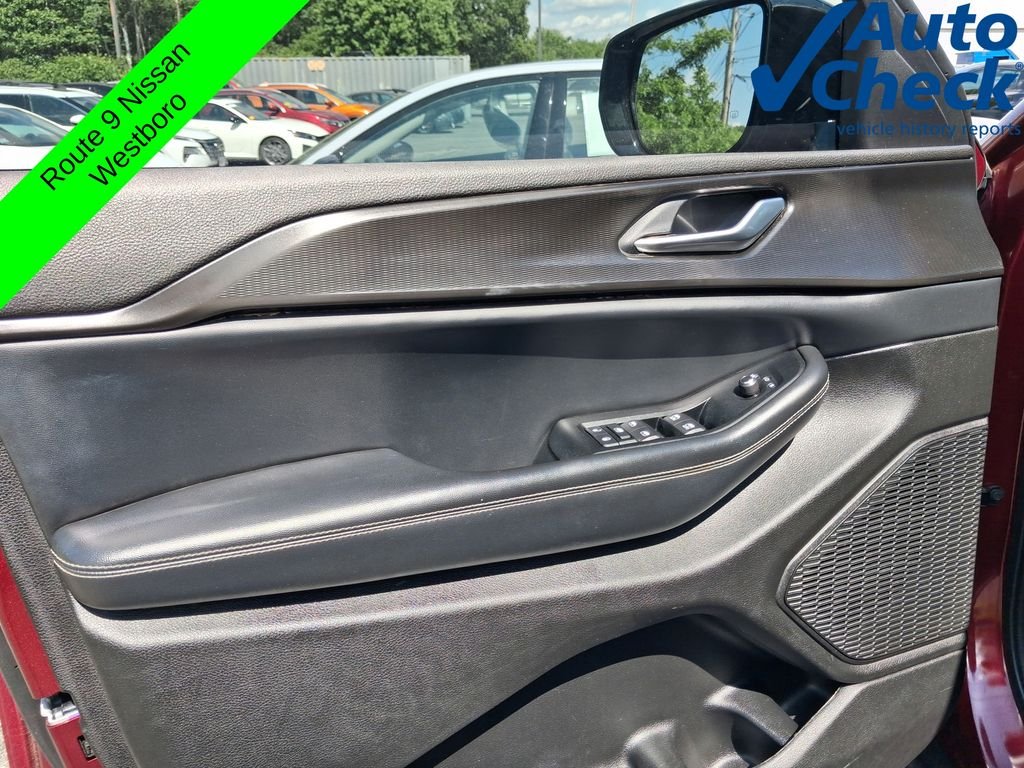 Used 2023 Red Jeep Altitude X image 16