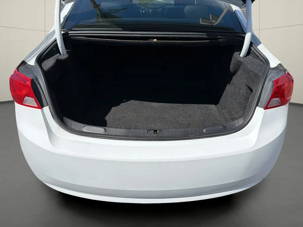 Used 2017 White Chevrolet LT image 10