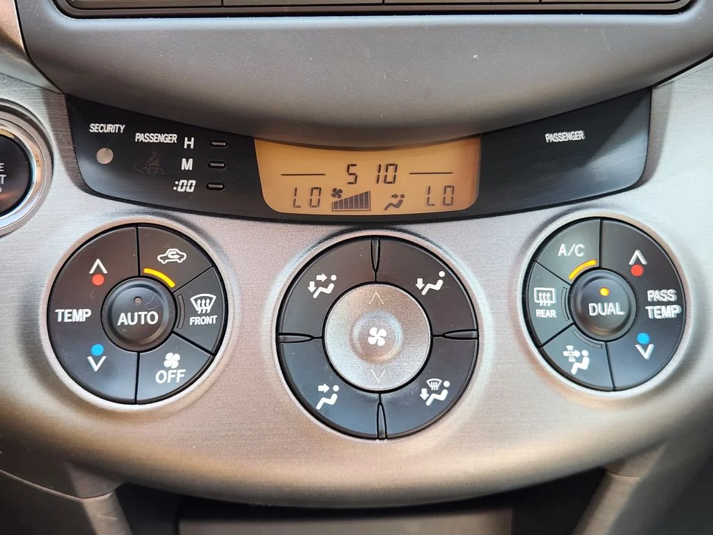 Used 2012 Blizzard Pearl Toyota Limited image 25