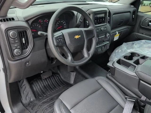 New 2026 Summit White Chevrolet WT image 4