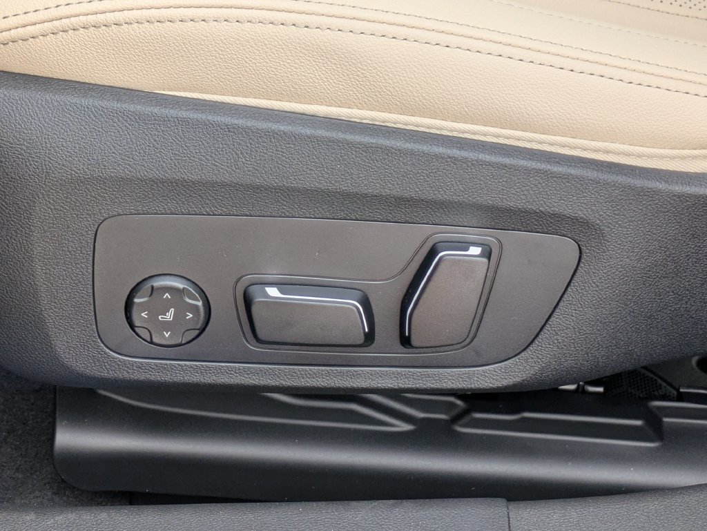 New 2026 Dravit Grey Metallic BMW 330i image 12