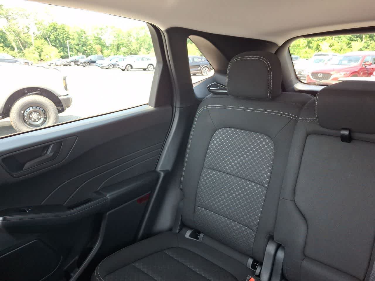 Used 2025 Oxford White Clearcoat Ford Active image 12