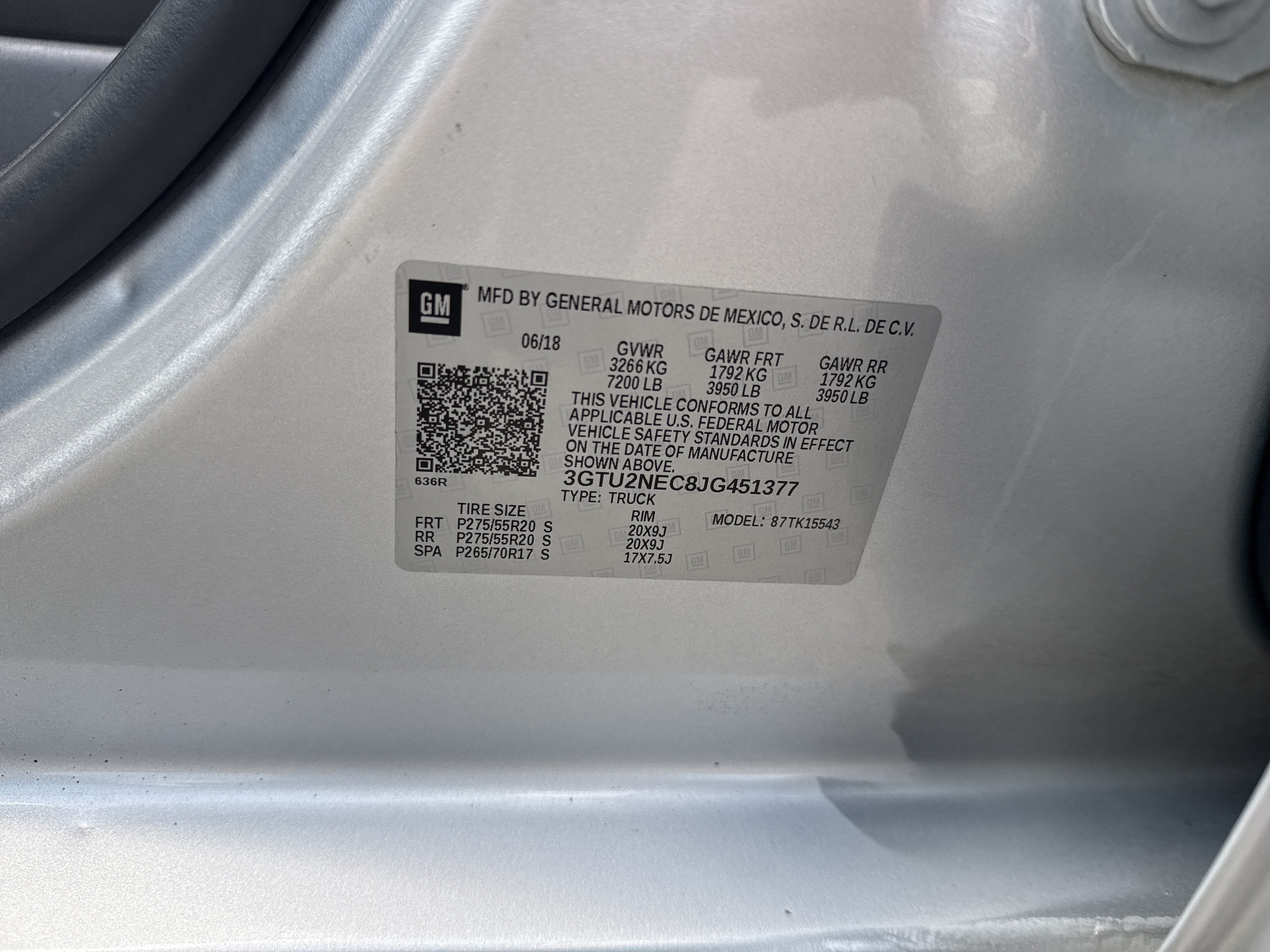 Used 2018 Quicksilver Metallic GMC SLT image 31