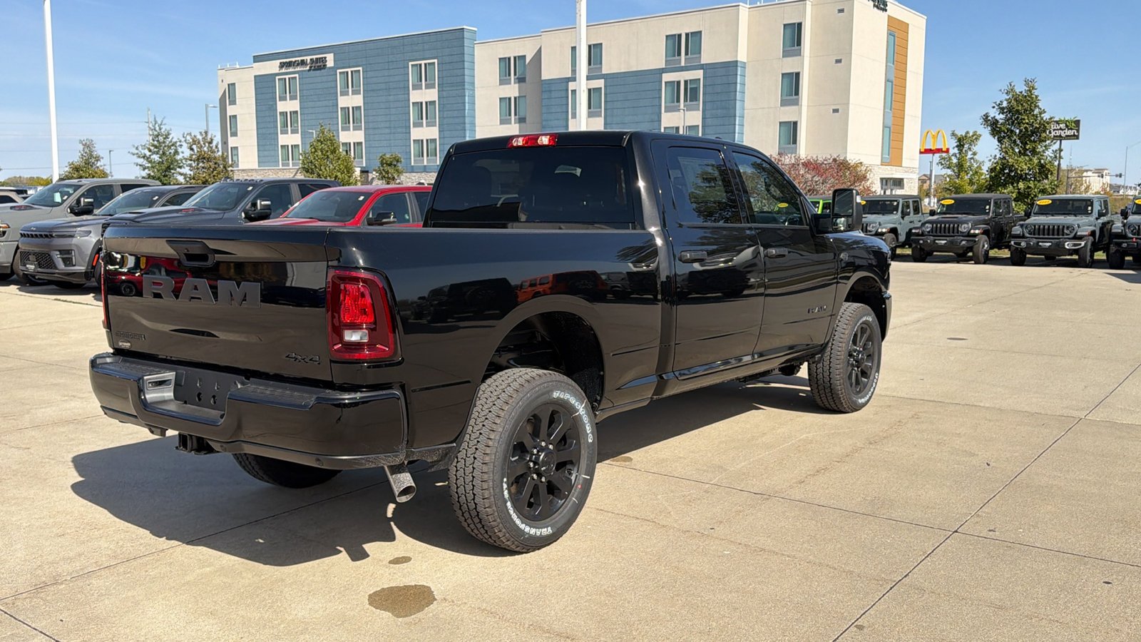 New 2027 Diamond Black Crystal Pearl-Coat Exterior Paint RAM Big Horn image 4