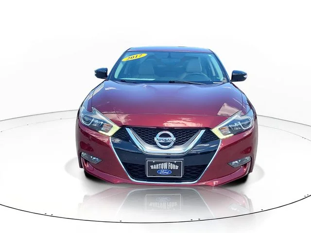 Used 2017 Red Nissan 3.5 SV image 2