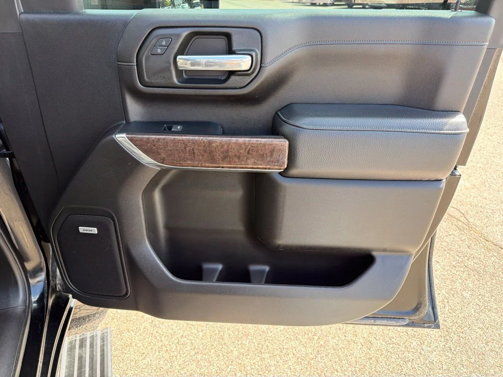 Used 2023 Onyx Black GMC Denali image 30