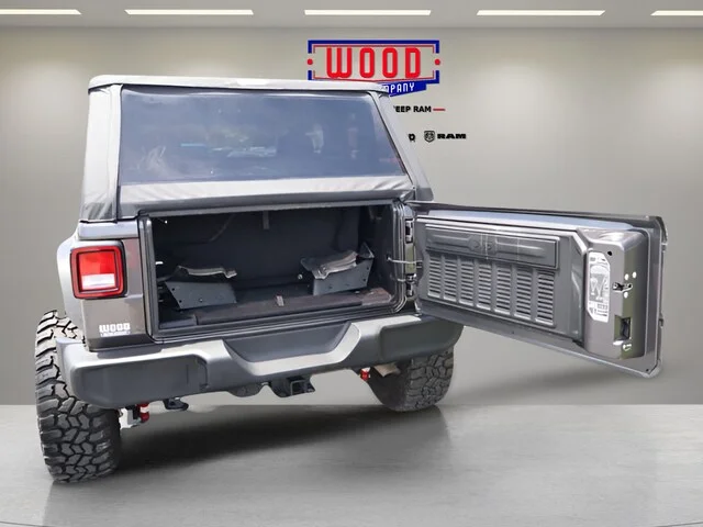 Used 2021 Granite Crystal Metallic Clearcoat Jeep Sport image 9