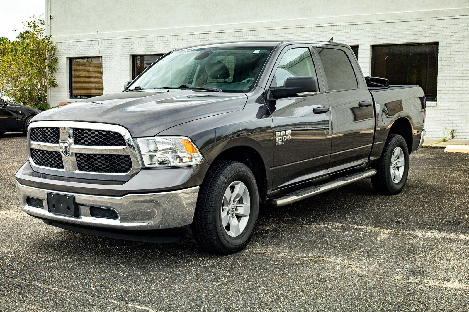 2023 RAM 1500 Classic SLT 4x4 Crew Cab 5'7's photo
