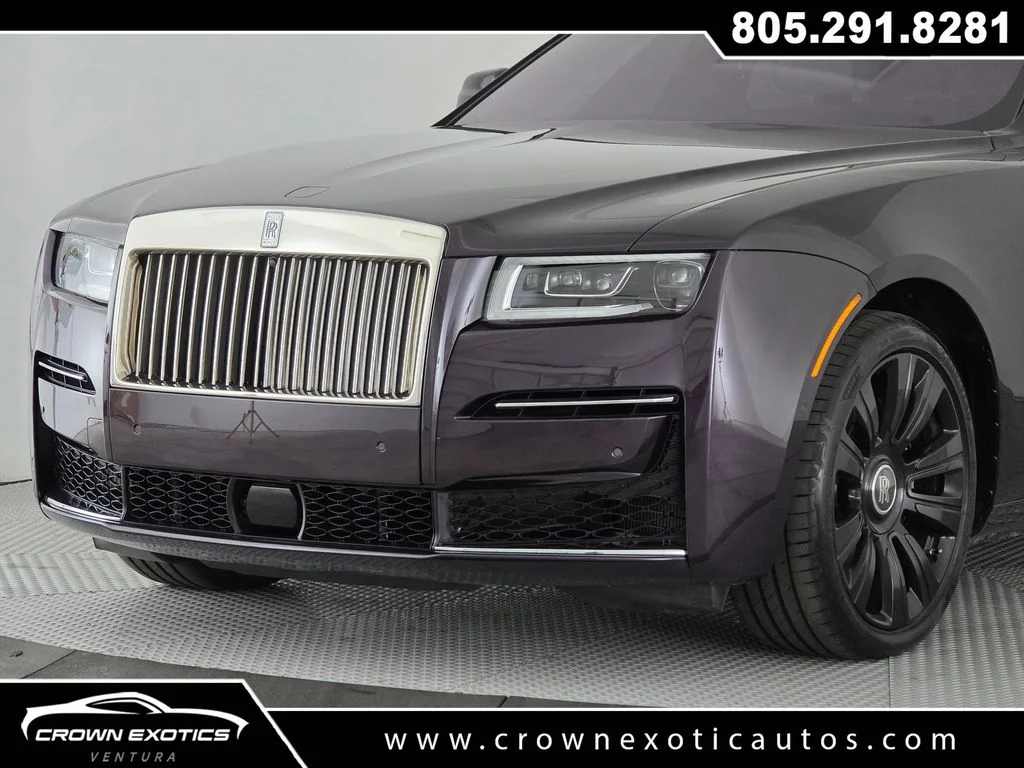 Used 2023 Purple Rolls-Royce Base image 3